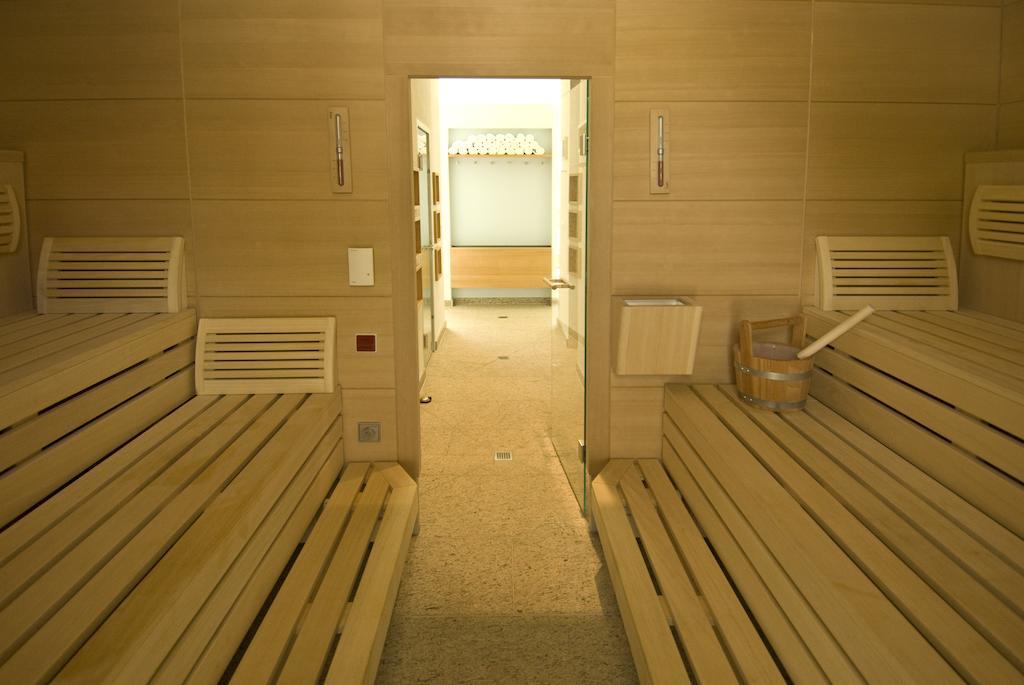 Hubertus Hof Landhotel Balatonfenyves Exterior foto