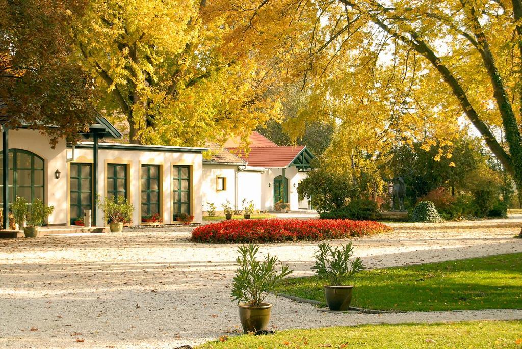 Hubertus Hof Landhotel Balatonfenyves Exterior foto